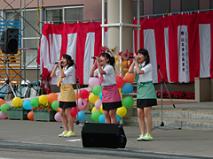 タッチの3人 イベントを写した画像